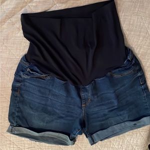 Maternity shorts